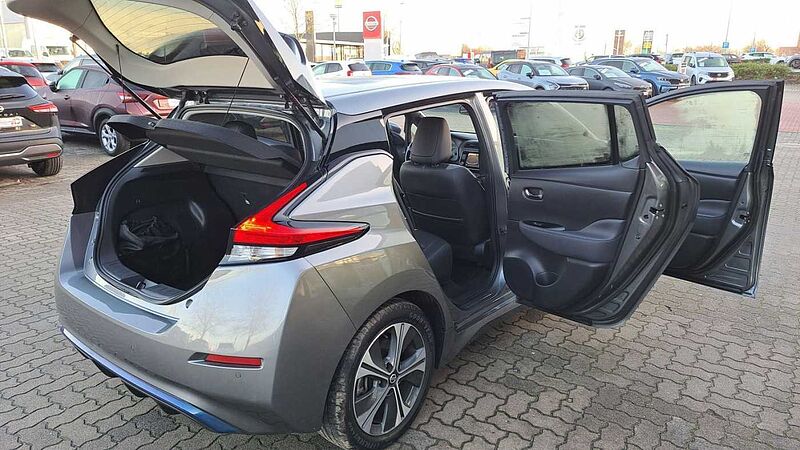 Nissan Leaf Tekna 40kWh Navi Leder